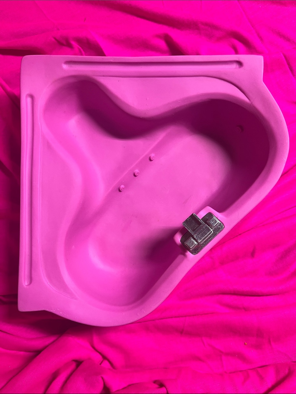 Vintage 1993 Barbie Pink Plastic Corner Bathtub Dollhouse Furniture 90s Mattel